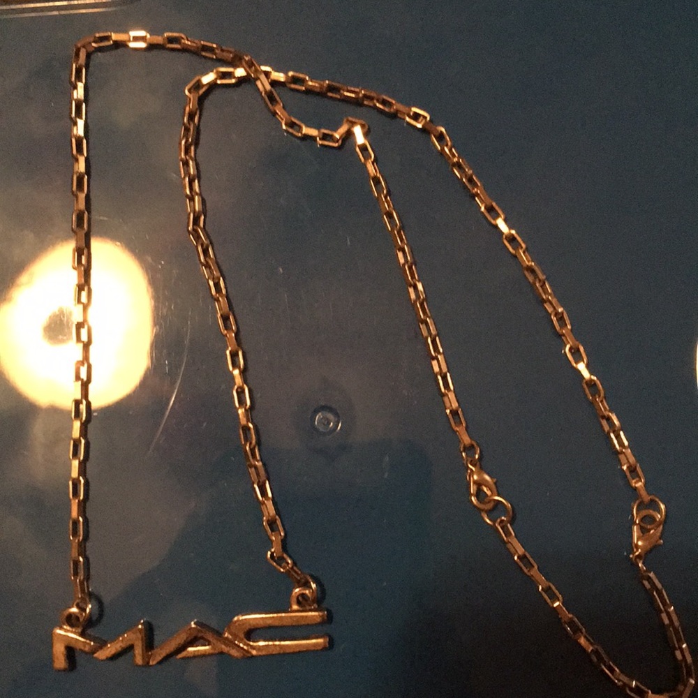 MAC COSMETICS EMPLOYEE ONLY DISCONTINUED NECKLACE